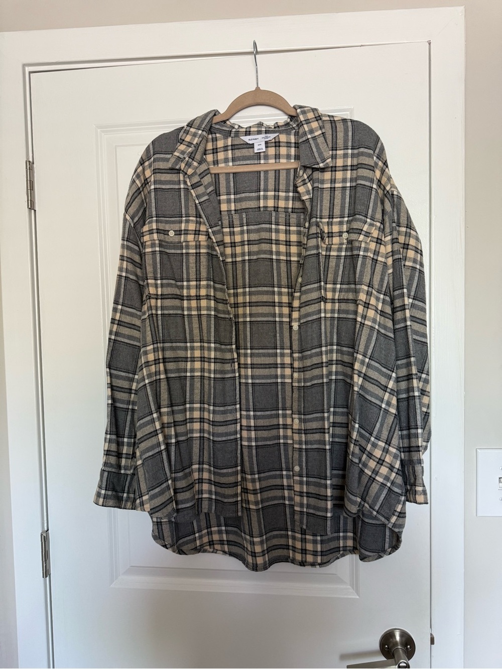 Old Navy Plaid Button-Up Boyfriend Shirt — Gray & Cream